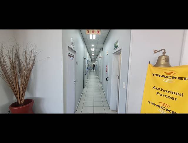 3,999M² SHOWROOM FOR SALE IN BENONI CENTRAL